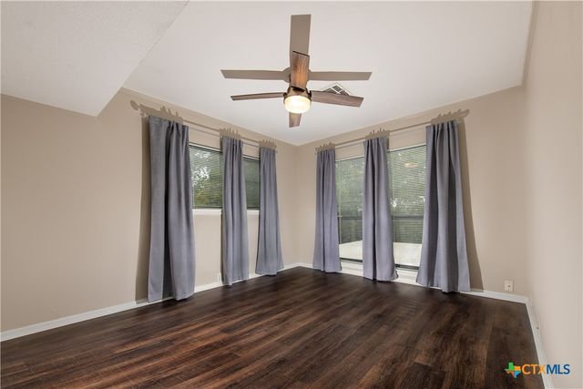 54 S Hampton Drive, Seguin, TX 78155