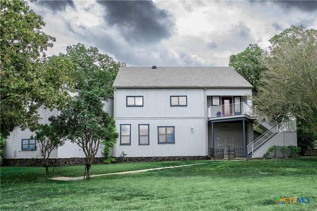 54 S Hampton Drive, Seguin, TX 78155