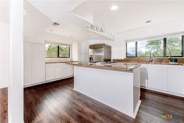 54 S Hampton Drive, Seguin, TX 78155