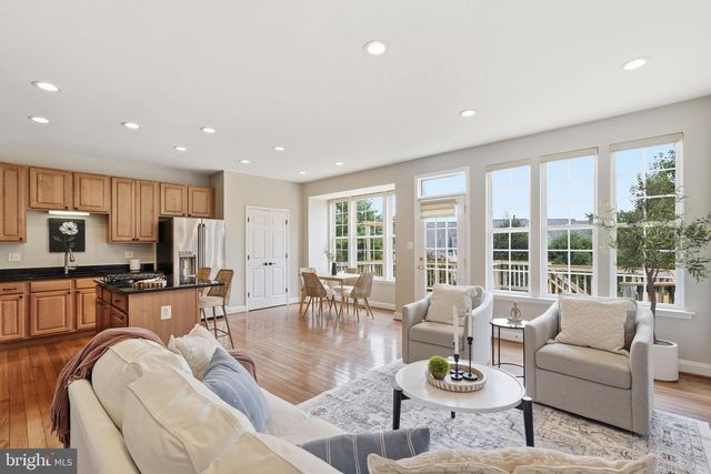 601 BURBERRY TER SE, Leesburg, VA 20175