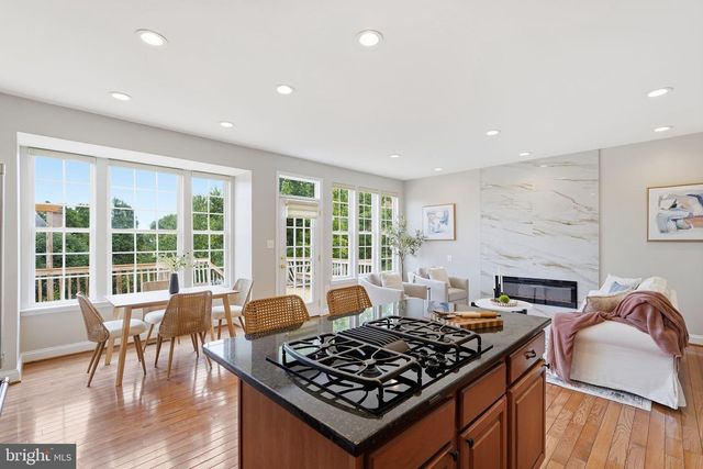 601 BURBERRY TER SE, Leesburg, VA 20175