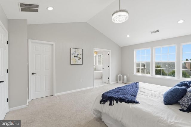 601 BURBERRY TER SE, Leesburg, VA 20175