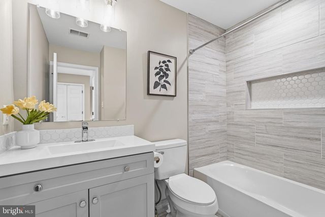 601 BURBERRY TER SE, Leesburg, VA 20175