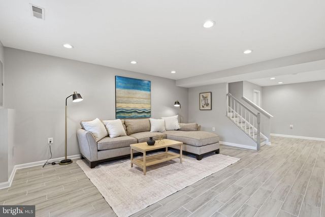 601 BURBERRY TER SE, Leesburg, VA 20175