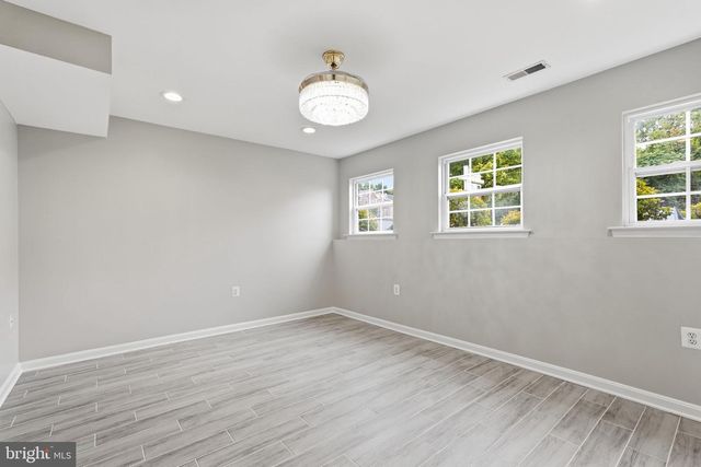 601 BURBERRY TER SE, Leesburg, VA 20175