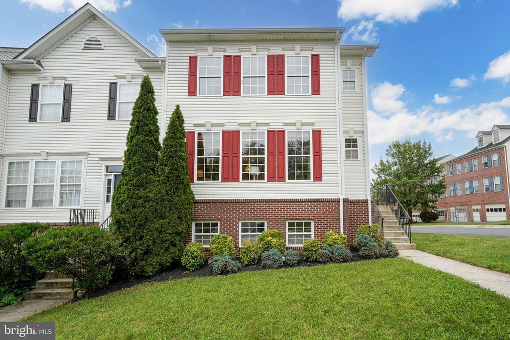 601 BURBERRY TER SE, Leesburg, VA 20175