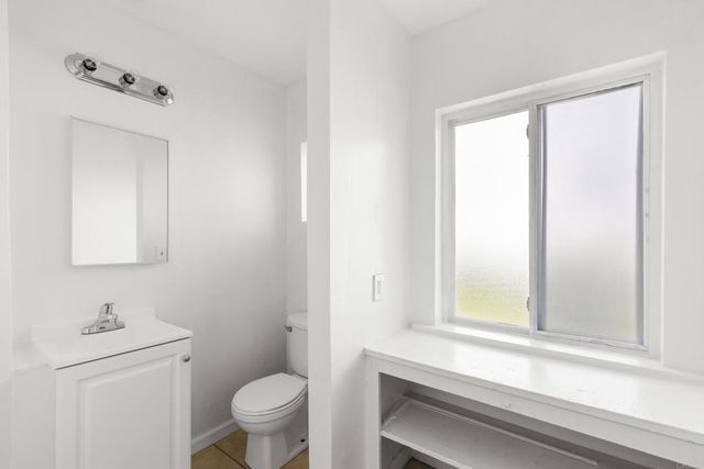 402 8 Olivewood, San Diego, CA 92113