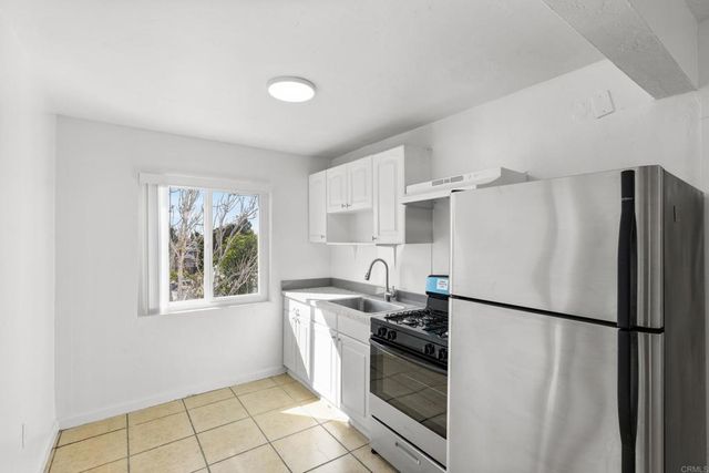 402 8 Olivewood, San Diego, CA 92113