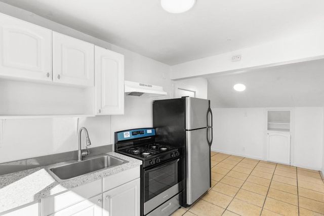 402 8 Olivewood, San Diego, CA 92113