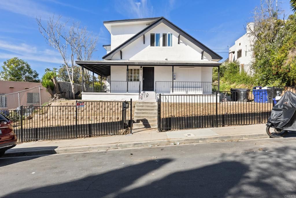 402 8 Olivewood, San Diego, CA 92113