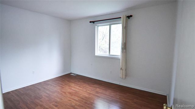 2233 Kettle Drive, Troy, MI 48083