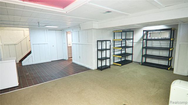 2233 Kettle Drive, Troy, MI 48083