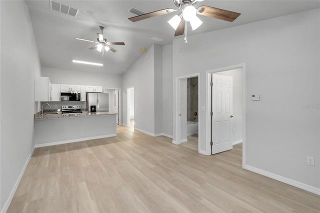 607 SE 4TH DRIVE B, Williston, FL 32696