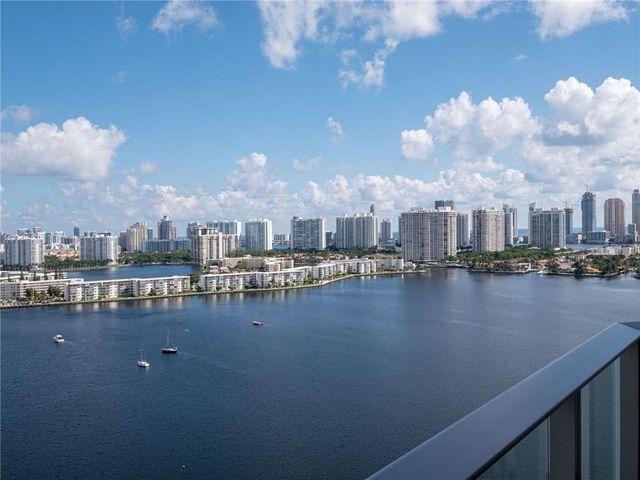 17111 Biscayne Boulevard 2105 + 1 BOAT SLIP 100 ft, North Miami Beach, FL 33160