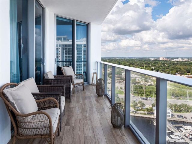 17111 Biscayne Boulevard 2105 + 1 BOAT SLIP 100 ft, North Miami Beach, FL 33160
