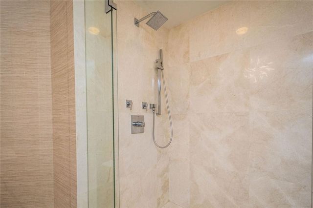 17111 Biscayne Boulevard 2105 + 1 BOAT SLIP 100 ft, North Miami Beach, FL 33160