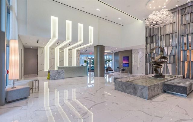 17111 Biscayne Boulevard 2105 + 1 BOAT SLIP 100 ft, North Miami Beach, FL 33160