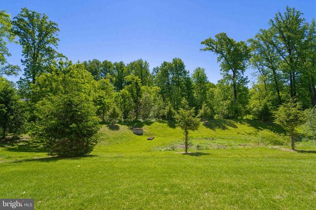 170 GRAYSTONE DR, Feasterville Trevose, PA 19053
