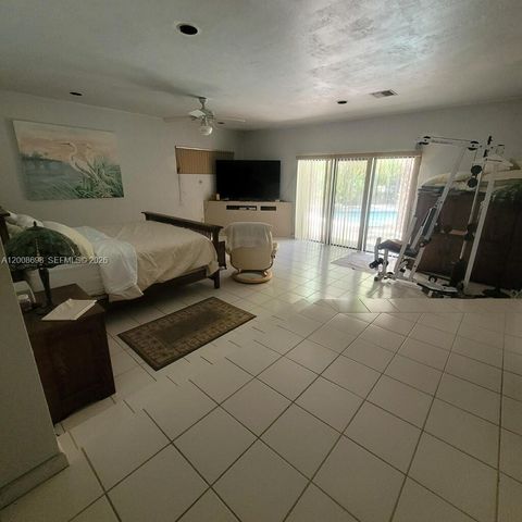 8339 SW 112th St, Miami, FL 33156