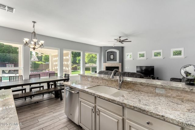 3931 E FOX Circle, Mesa, AZ 85205