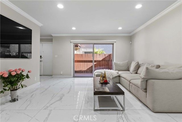 630 E Garfield Avenue 6, Glendale, CA 91205