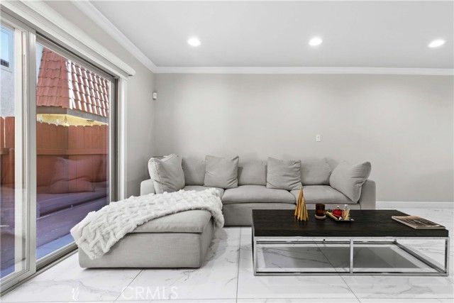 630 E Garfield Avenue 6, Glendale, CA 91205