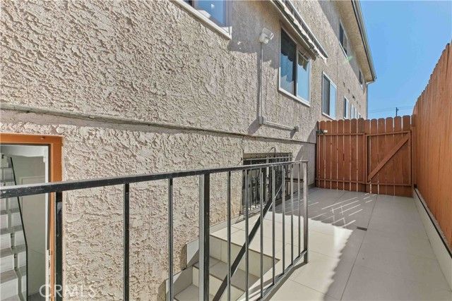 630 E Garfield Avenue 6, Glendale, CA 91205