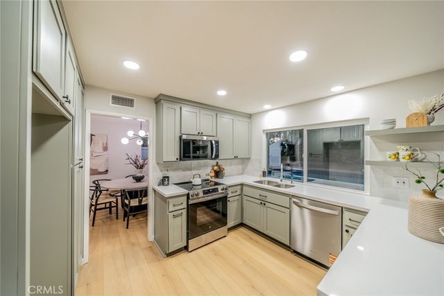 2202 Black Oak Place, Riverside, CA 92506