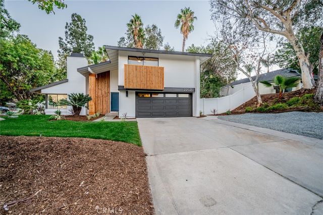 2202 Black Oak Place, Riverside, CA 92506