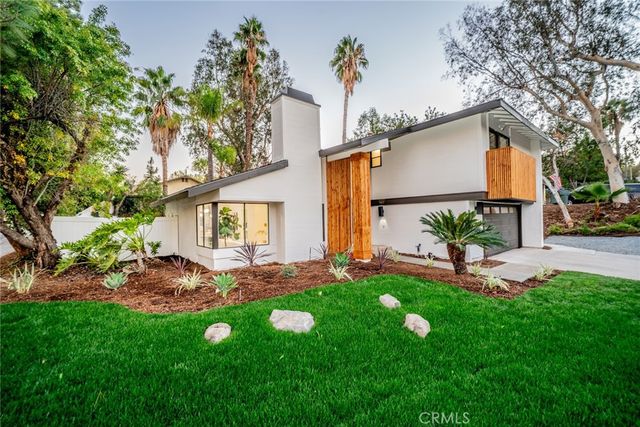 2202 Black Oak Place, Riverside, CA 92506