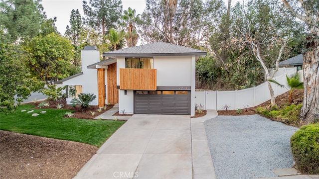 2202 Black Oak Place, Riverside, CA 92506