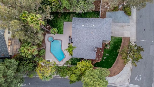 2202 Black Oak Place, Riverside, CA 92506