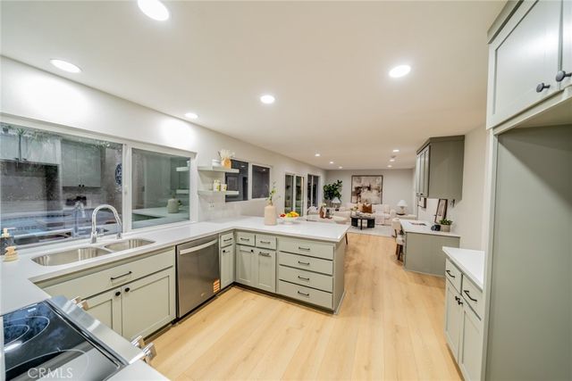 2202 Black Oak Place, Riverside, CA 92506