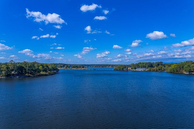104 Coastline Drive, Inman, SC 29349