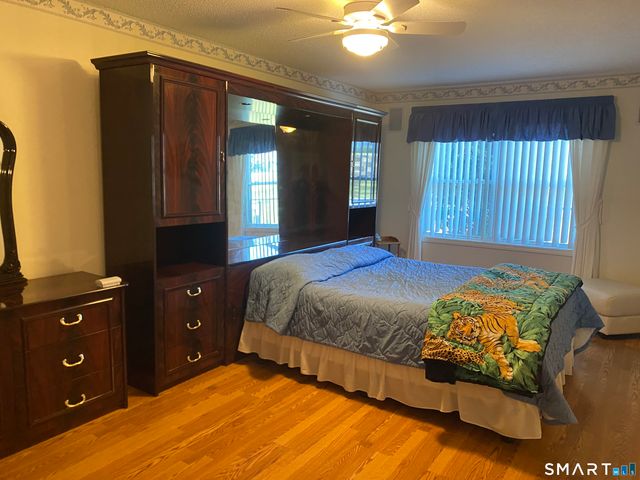 885 Glacier Way 885, Southington, CT 06489