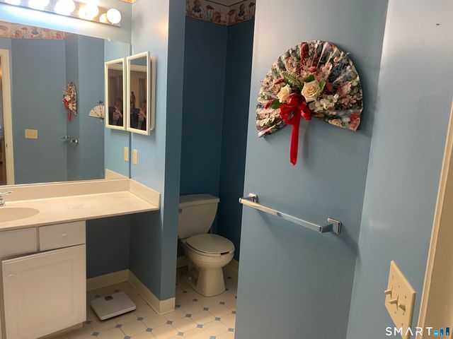 885 Glacier Way 885, Southington, CT 06489