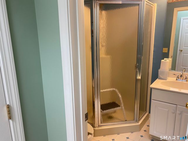 885 Glacier Way 885, Southington, CT 06489