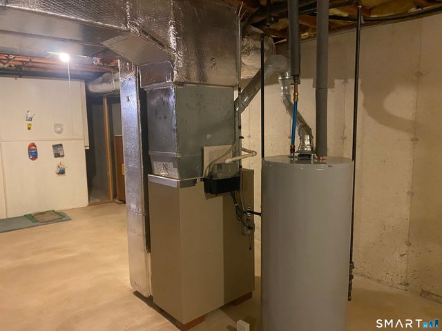 885 Glacier Way 885, Southington, CT 06489