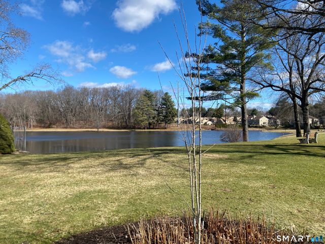 885 Glacier Way 885, Southington, CT 06489