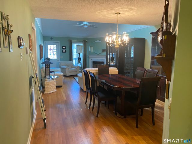 885 Glacier Way 885, Southington, CT 06489