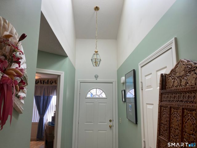 885 Glacier Way 885, Southington, CT 06489