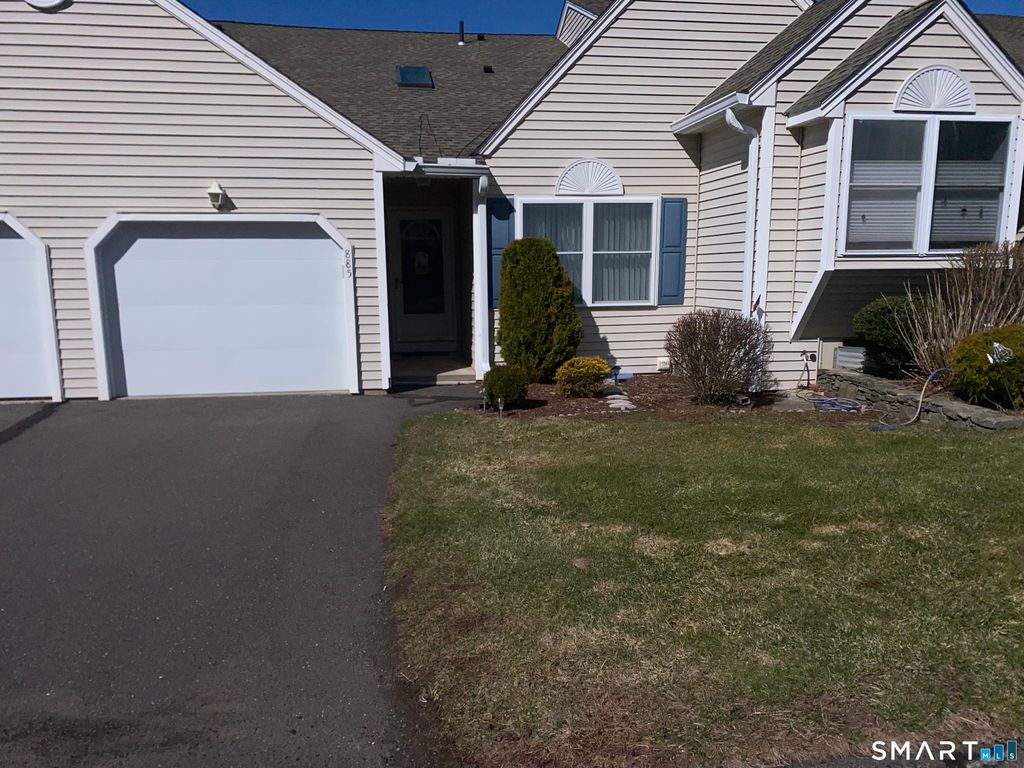 885 Glacier Way 885, Southington, CT 06489