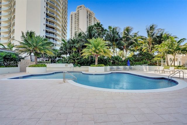 3000 Island Blvd 332, Aventura, FL 33160