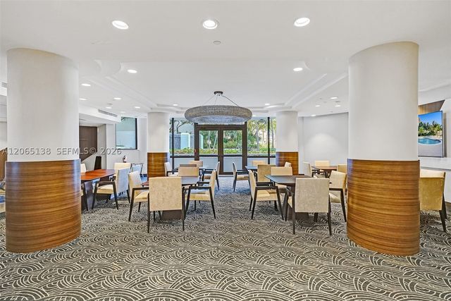 3000 Island Blvd 332, Aventura, FL 33160