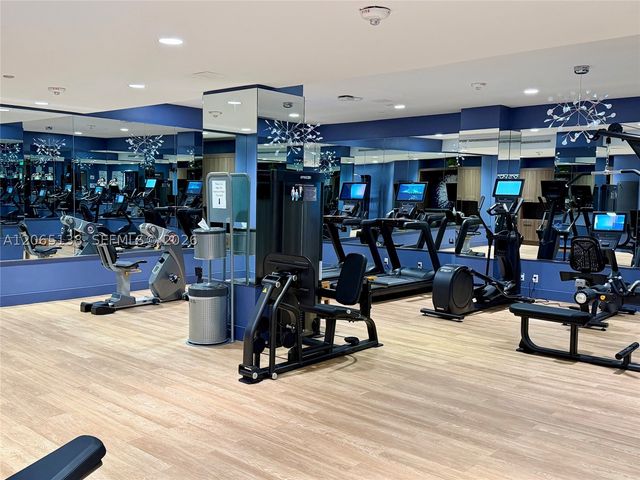3000 Island Blvd 332, Aventura, FL 33160