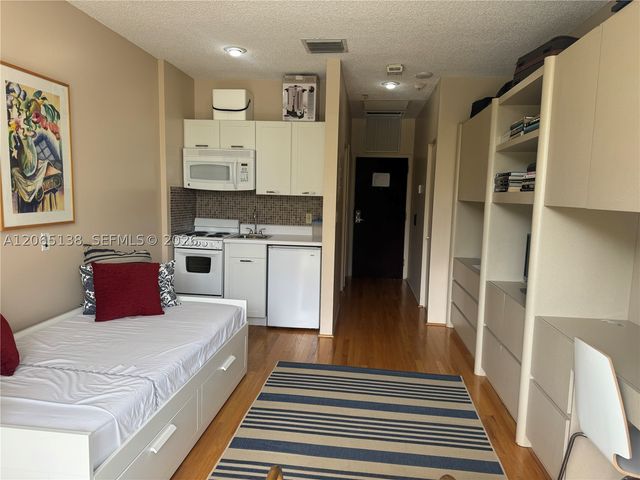 3000 Island Blvd 332, Aventura, FL 33160