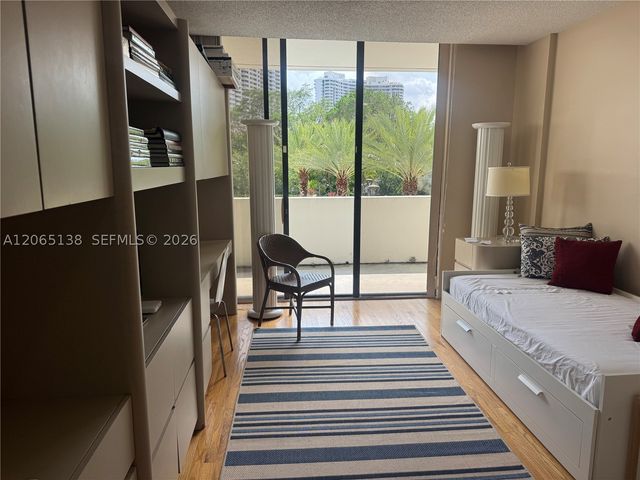 3000 Island Blvd 332, Aventura, FL 33160