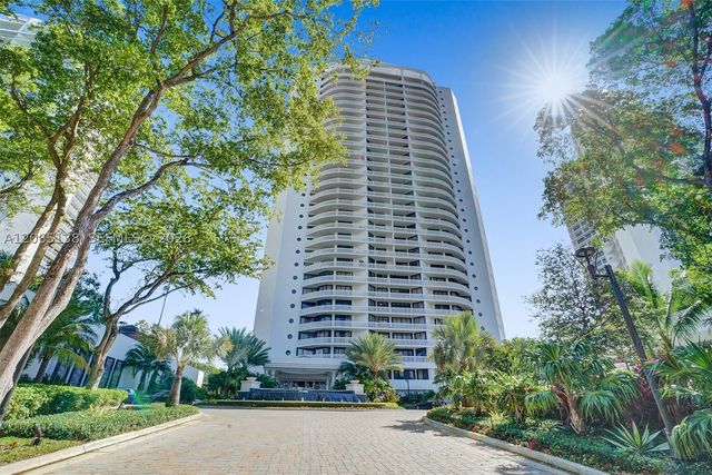 3000 Island Blvd 332, Aventura, FL 33160