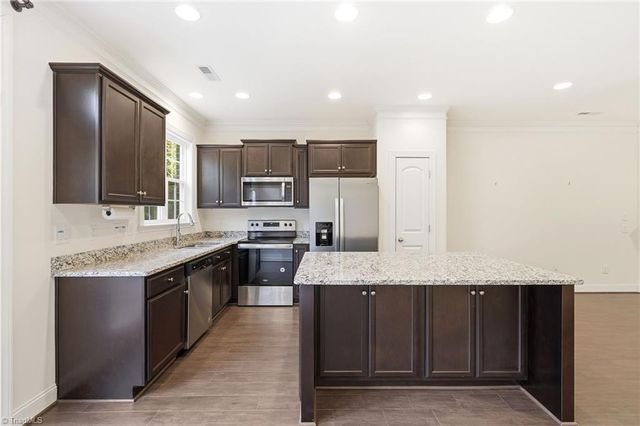 882 Silver Leaf Drive, Winston-salem, NC 27103