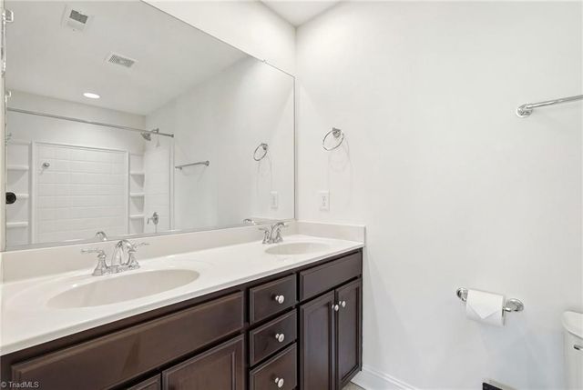 882 Silver Leaf Drive, Winston-salem, NC 27103